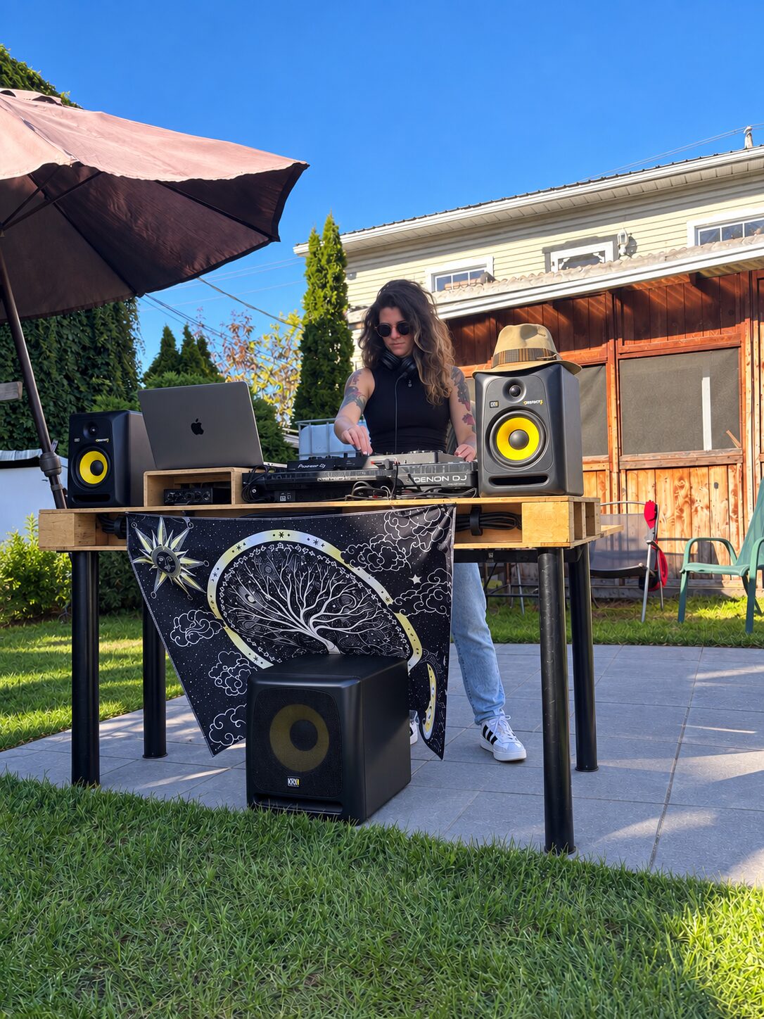 Outdoor set in the sun